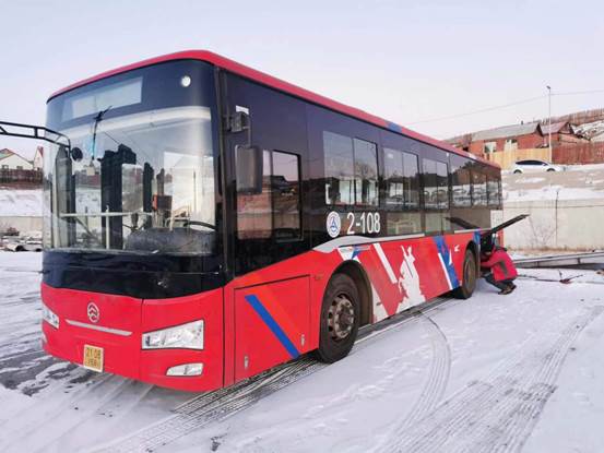 1673855148273663.jpg 6 金旅售后工程师在蒙古国做售后维保