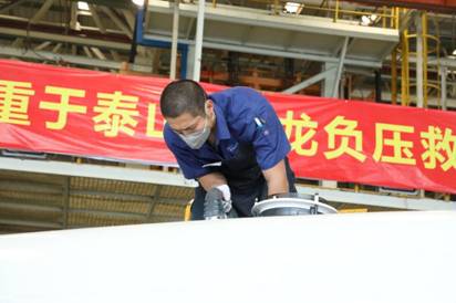 1589447256794200.jpg 负压车生产彭志团4.jpg