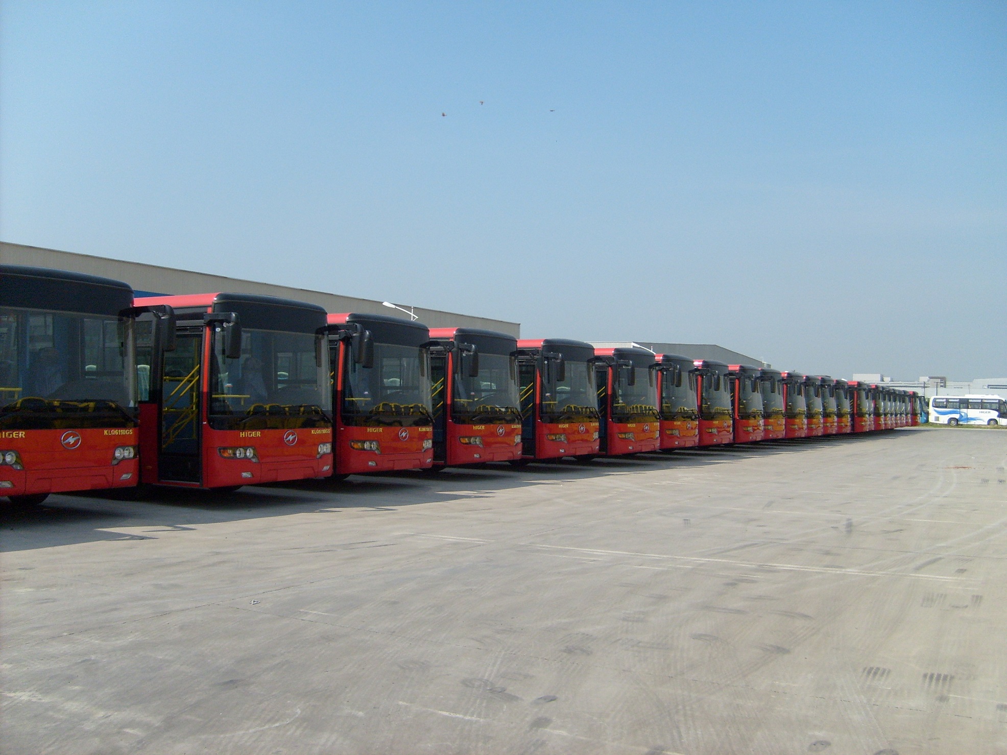 1573836198301297.jpg 出口俄罗斯的海格客车.JPG