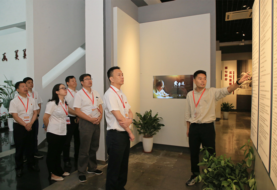 1665558590444856.jpg D14U3615费孝通纪念馆学习_副本.jpg