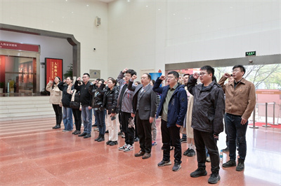 1714111115187986.jpg 参观2.jpg