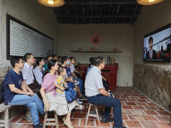 1623382036530889.jpg 观看《难忘那双温暖的大手》