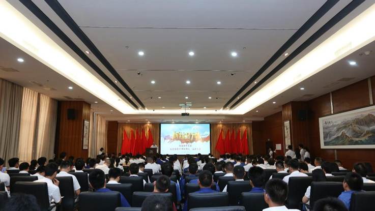 1530840052602598.jpg 说明: G:\党委工作\活动开展\2018七一活动\2018年公司七一党员大会\会议现场用材料\七一党员大会图片\TYS_9667.JPG