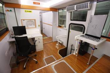 1594202197661739.jpg 龙威CT车-诊疗室2