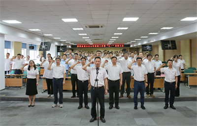 1719471632833103.jpg 新党员宣誓、老党员重温誓词.jpg