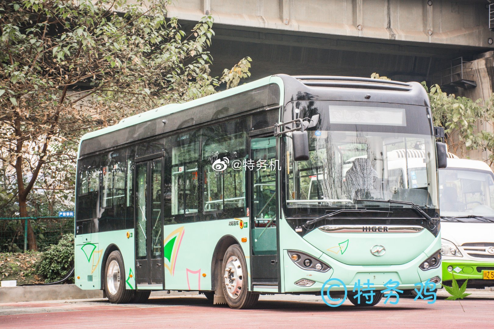 1586063916274351.jpg 眉山蔚蓝2.jpg