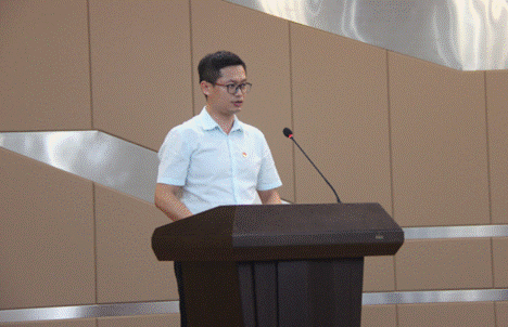 1535593161849307.gif 说明: E:\汤亦宏\工作照片\0827党组中心组第三专题学习暨青年干部会议\精选\陈承伟.png