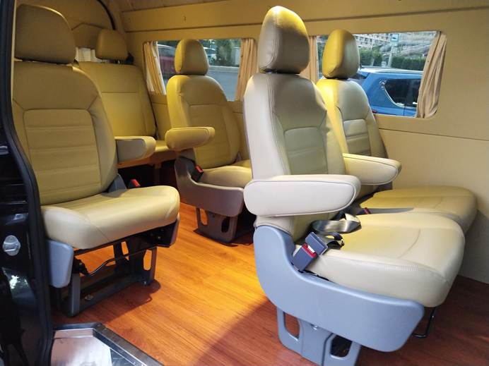 1541386921433493.jpg 说明: 凯锐内饰