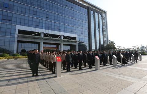 1578017050196979.jpg 1全体人员列队